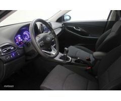 Hyundai i30 1.5 DPI Klass SLX 110 de 2024 con 10.950 Km por 19.600 EUR. en Alicante