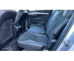 Volvo XC 90 2.0 B5 D R-DESIGN AWD AUTO 235 5P 7 Plazas de 2023 con 11.970 Km por 74.900 EUR. en Zamo