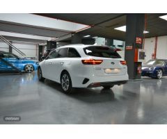 Kia Ceed Tourer 1.5 MHEV 118kW(160CV) GT Line DCT de 2021 con 104.000 Km por 19.500 EUR. en Madrid