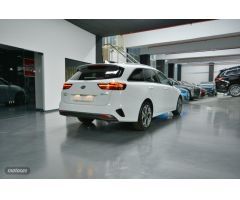 Kia Ceed Tourer 1.5 MHEV 118kW(160CV) GT Line DCT de 2021 con 104.000 Km por 19.500 EUR. en Madrid