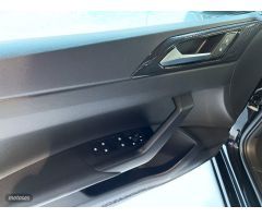 Volkswagen Taigo “Mas” 1.0 TSI Negro de 2025 con 20 Km por 24.890 EUR. en Barcelona