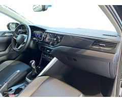 Volkswagen Taigo “Mas” 1.0 TSI Negro de 2025 con 20 Km por 24.890 EUR. en Barcelona