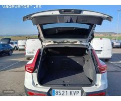 Volvo XC40 TODOTERRENO 2.0 D3 MOMENTUM AUTOMATICO 150CV 5P de 2019 con 92.572 Km por 25.900 EUR. en