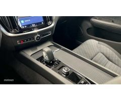 Volvo S60 2.0 B4 G CORE 197 CV de 2024 con 25.565 Km por 35.800 EUR. en A Coruna