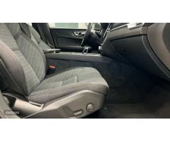 Volvo S60 2.0 B4 G CORE 197 CV de 2023 con 37.717 Km por 35.700 EUR. en A Coruna
