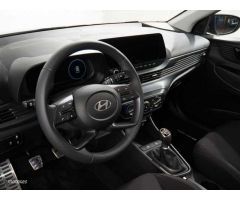 Hyundai Bayon 1.0 TGDI 48V Maxx de 2025 con 4.000 Km por 21.990 EUR. en Cadiz