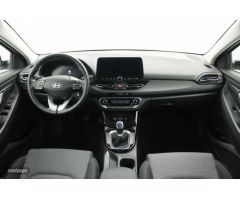 Hyundai i30 1.0 TGDI Klass 48V 100 de 2024 con 7.594 Km por 22.900 EUR. en Barcelona