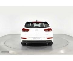 Hyundai i30 1.0 TGDI Klass 48V 100 de 2024 con 7.594 Km por 22.900 EUR. en Barcelona