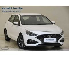 Hyundai i30 1.5 DPI Klass SLX 110 de 2024 con 11.646 Km por 19.300 EUR. en Barcelona