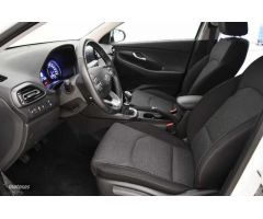 Hyundai i30 1.5 DPI Klass SLX 110 de 2024 con 11.646 Km por 19.300 EUR. en Barcelona