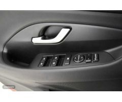 Hyundai i30 1.5 DPI Klass SLX 110 de 2024 con 10.754 Km por 19.300 EUR. en Barcelona