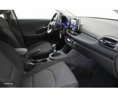 Hyundai i30 1.5 DPI Klass SLX 110 de 2024 con 16.107 Km por 19.490 EUR. en Barcelona