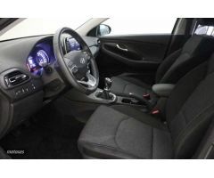 Hyundai i30 1.5 DPI Klass SLX 110 de 2024 con 16.107 Km por 19.490 EUR. en Barcelona