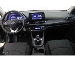 Hyundai i30 1.5 DPI Klass SLX 110 de 2024 con 16.107 Km por 19.490 EUR. en Barcelona