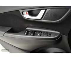 Hyundai Kona 1.0 TGDI 48V Maxx 4x2 de 2021 con 39.013 Km por 17.500 EUR. en Girona