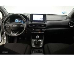 Hyundai Kona 1.0 TGDI 48V Maxx 4x2 de 2021 con 45.739 Km por 17.500 EUR. en Girona