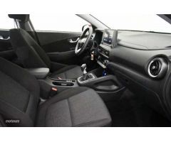 Hyundai Kona 1.0 TGDI 48V Maxx 4x2 de 2022 con 15.722 Km por 18.900 EUR. en Girona