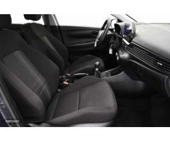 Hyundai Bayon 1.2 MPI Klass de 2024 con 17.992 Km por 17.900 EUR. en Girona