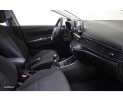 Hyundai i20 1.2 MPI Klass de 2024 con 12.279 Km por 17.900 EUR. en Girona