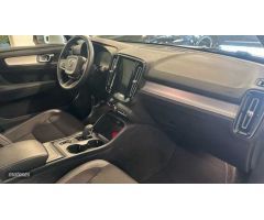 Volvo XC40 XC40 T3 Business Plus Automatico de 2019 con 137.062 Km por 20.500 EUR. en Barcelona
