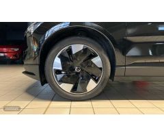 Volvo EX30 SINGLE MOTOR EXTEND RANGE PLUS 272 CV de 2024 con 15.207 Km por 33.700 EUR. en A Coruna