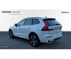 Volvo XC 60 2.0 T6 RECHARGE PLUS DARK AUTO 4WD 350 5P de 2023 con 18.322 Km por 49.900 EUR. en Madri