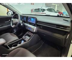 Hyundai Kona 1.6 GDI HEV Maxx DCT de 2023 con 20.000 Km por 27.490 EUR. en Madrid