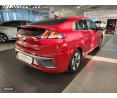 Hyundai Ioniq 1.6 GDI HEV Tecno DT de 2019 con 29.346 Km por 20.500 EUR. en Madrid