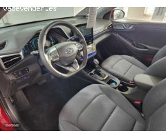 Hyundai Ioniq 1.6 GDI HEV Tecno DT de 2019 con 29.346 Km por 20.500 EUR. en Madrid