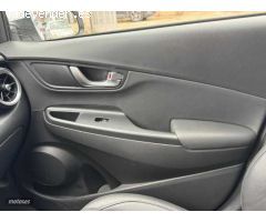 Hyundai Kona 1.6 GDI HEV Style Sky Lime DCT de 2022 con 39.000 Km por 23.990 EUR. en Madrid