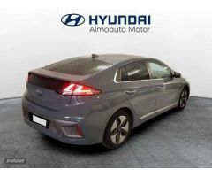 Hyundai Ioniq 1.6 GDI HEV Tecno DCT de 2021 con 85.700 Km por 19.900 EUR. en Madrid