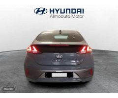 Hyundai Ioniq 1.6 GDI HEV Tecno DCT de 2021 con 85.700 Km por 19.900 EUR. en Madrid
