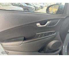 Hyundai Kona 1.0 TGDI Maxx 4X2 DCT de 2022 con 79.568 Km por 21.900 EUR. en Madrid