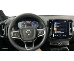 Volvo XC40 Recharge Plus, T4 plug-in hybrid, El?ctrico/Gasolina, Bright de 2023 con 17.291 Km por 40