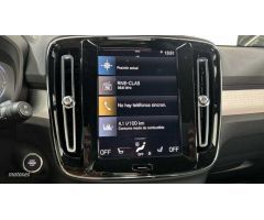 Volvo XC40 Recharge Plus, T4 plug-in hybrid, El?ctrico/Gasolina, Bright de 2023 con 17.291 Km por 40