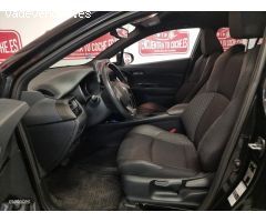 Toyota C-HR 1.8 125H de 2022 con 43.500 Km por 24.900 EUR. en Tarragona