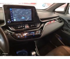 Toyota C-HR 1.8 125H de 2022 con 43.500 Km por 24.900 EUR. en Tarragona