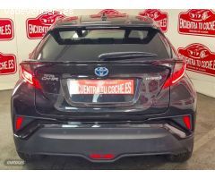 Toyota C-HR 1.8 125H de 2022 con 43.500 Km por 24.900 EUR. en Tarragona