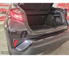 Toyota C-HR 1.8 125H de 2022 con 43.500 Km por 24.900 EUR. en Tarragona