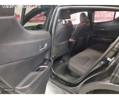 Toyota C-HR 1.8 125H de 2022 con 43.500 Km por 24.900 EUR. en Tarragona