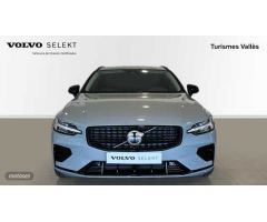 Volvo V 60 Plus, B4 Mild Hybrid, Gasolina, Dark de 2024 con 7 Km por 47.900 EUR. en Barcelona