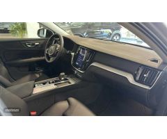 Volvo V 60 Plus, B4 Mild Hybrid, Gasolina, Dark de 2024 con 7 Km por 47.900 EUR. en Barcelona
