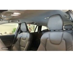 Volvo V 60 Plus, B4 Mild Hybrid, Gasolina, Dark de 2024 con 7 Km por 47.900 EUR. en Barcelona