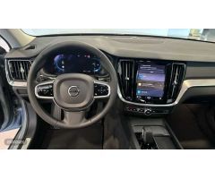 Volvo V 60 Plus, B4 Mild Hybrid, Gasolina, Dark de 2024 con 7 Km por 47.900 EUR. en Barcelona