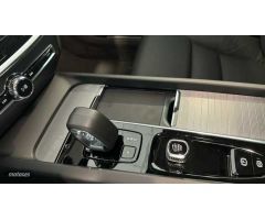 Volvo V 60 Plus, B4 Mild Hybrid, Gasolina, Dark de 2024 con 7 Km por 47.900 EUR. en Barcelona