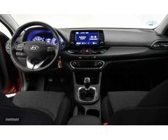 Hyundai i30 1.5 DPI Klass SLX 110 de 2023 con 15.435 Km por 18.300 EUR. en Lleida