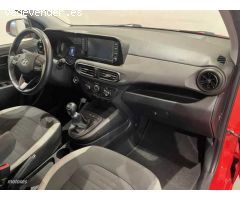 Hyundai i10 1.2 MPI Tecno 2C de 2021 con 24.100 Km por 13.600 EUR. en Barcelona