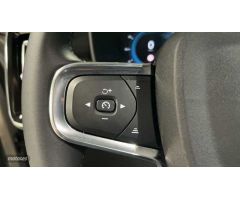 Volvo XC40 2.0 B3 CORE AUTO 163 5P de 2024 con 25.500 Km por 33.900 EUR. en Valencia