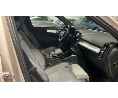 Volvo XC40 2.0 B3 CORE AUTO 163 5P de 2024 con 17.076 Km por 33.900 EUR. en Valencia