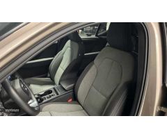 Volvo XC40 2.0 B3 CORE AUTO 163 5P de 2024 con 17.076 Km por 33.900 EUR. en Valencia